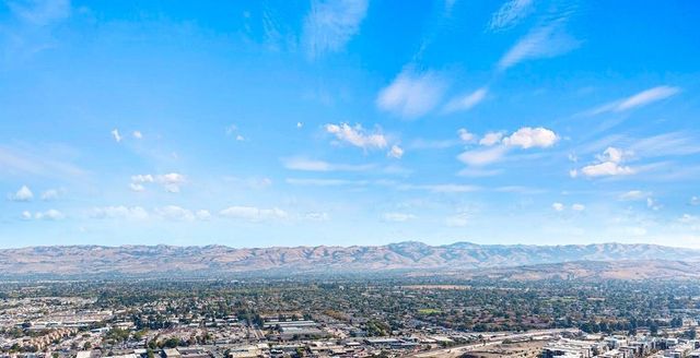 382 Llano De Los Robles Avenue 7, San Jose, CA 95136