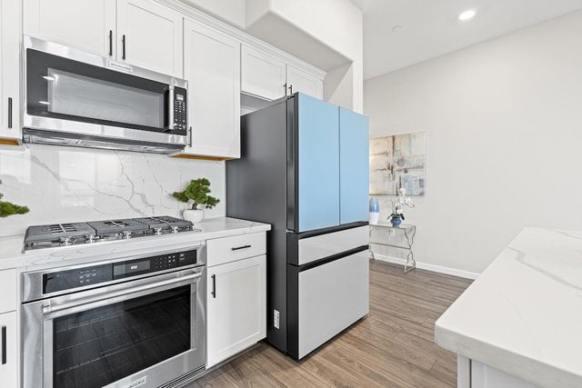 382 Llano De Los Robles Avenue 7, San Jose, CA 95136