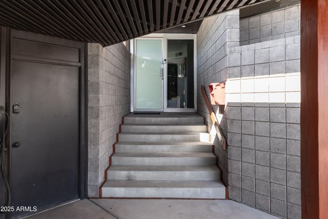 3126 N 6TH Avenue, Phoenix, AZ 85013