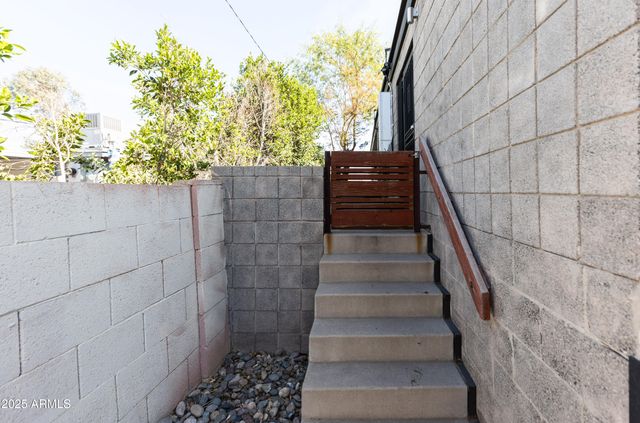 3126 N 6TH Avenue, Phoenix, AZ 85013