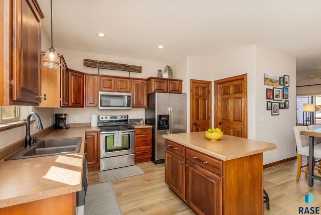 6810 S Tomar Rd Road, Sioux Falls, SD 57108