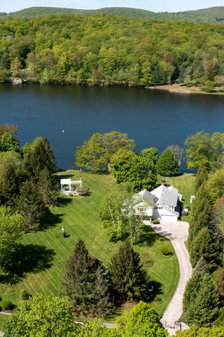 18 Arrow Point Road, Warren, CT 06777