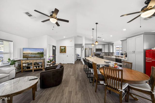 22422 Roundup Way, Apple Valley, CA 92308