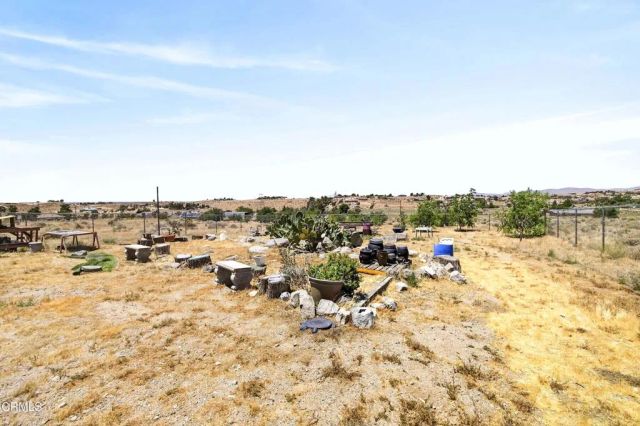 22422 Roundup Way, Apple Valley, CA 92308
