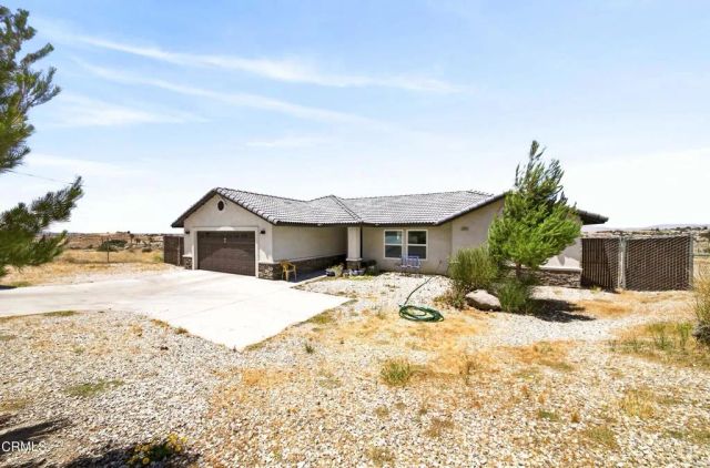 22422 Roundup Way, Apple Valley, CA 92308