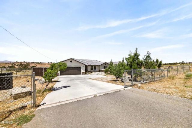 22422 Roundup Way, Apple Valley, CA 92308