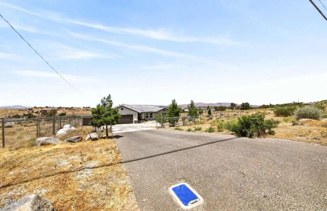 22422 Roundup Way, Apple Valley, CA 92308