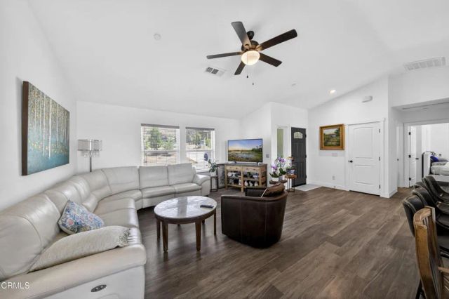 22422 Roundup Way, Apple Valley, CA 92308