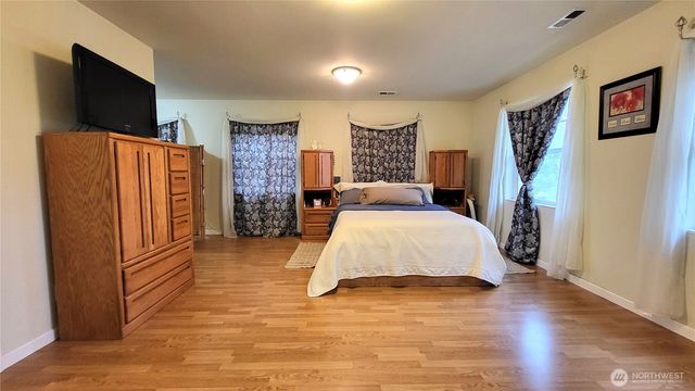 1113 S County Road, Warden, WA 98857