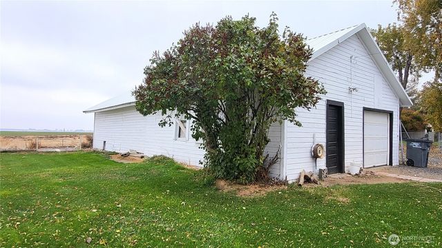 1113 S County Road, Warden, WA 98857