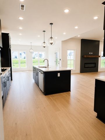 120 Denton Ct, Clarksville, TN 37043