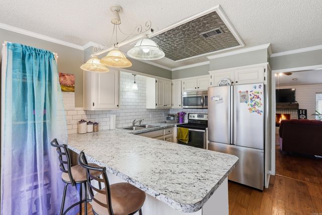 360 Navaho Trail, Conway, AR 72032