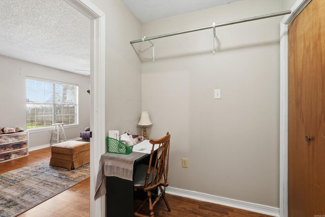 360 Navaho Trail, Conway, AR 72032