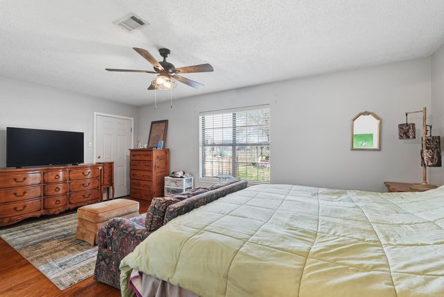 360 Navaho Trail, Conway, AR 72032