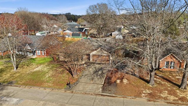 360 Navaho Trail, Conway, AR 72032