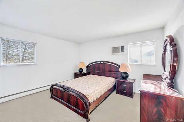 960 Linden Avenue, Westbury, NY 11590