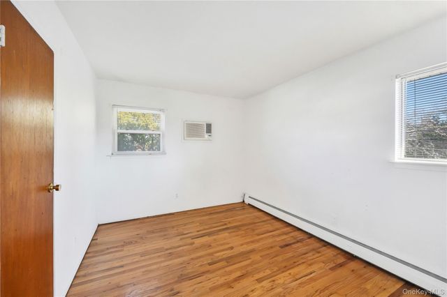 960 Linden Avenue, Westbury, NY 11590