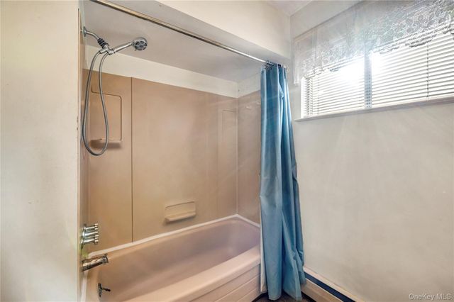 960 Linden Avenue, Westbury, NY 11590