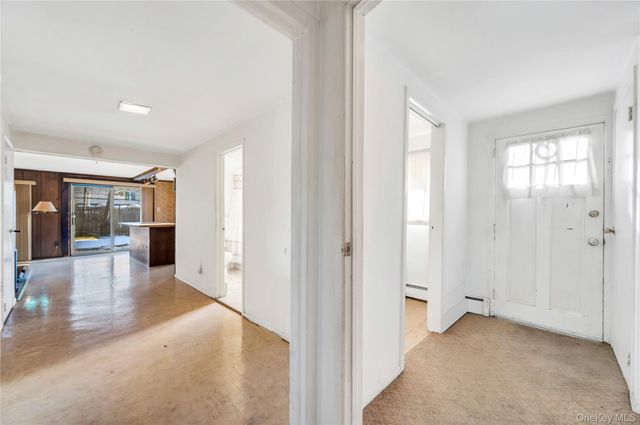 960 Linden Avenue, Westbury, NY 11590