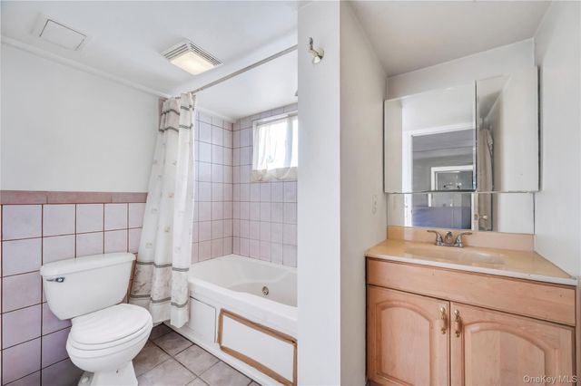 960 Linden Avenue, Westbury, NY 11590