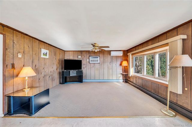 960 Linden Avenue, Westbury, NY 11590