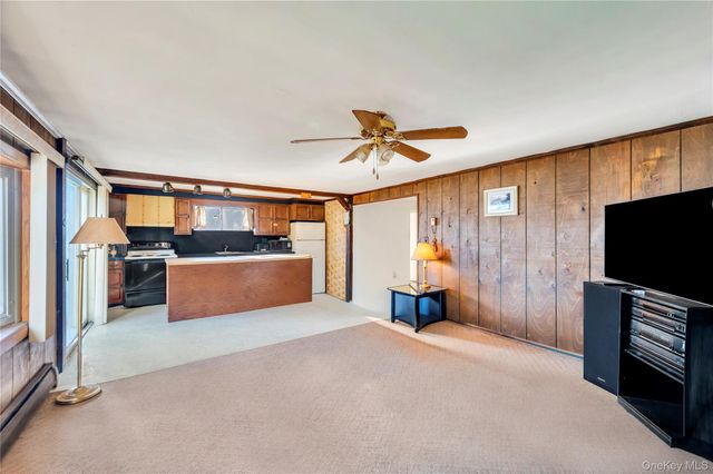 960 Linden Avenue, Westbury, NY 11590