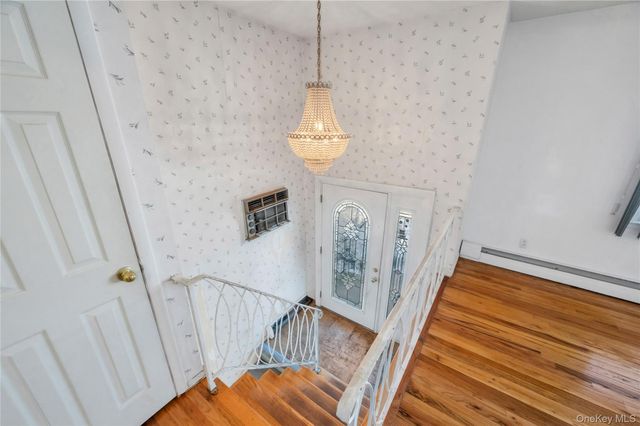 960 Linden Avenue, Westbury, NY 11590