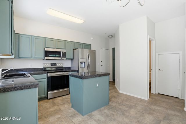 2250 E DEER VALLEY Road 10, Phoenix, AZ 85024