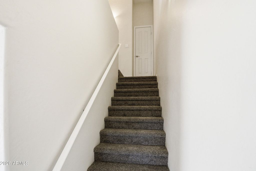 Image 20 of property listing at 2250 E DEER VALLEY Road 10, Phoenix, AZ 85024