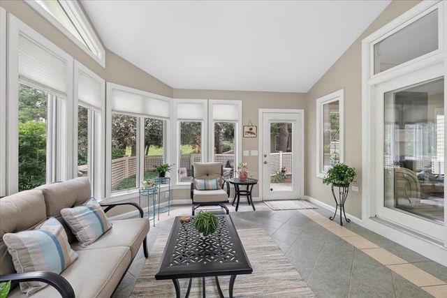 5 Pebble Beach Drive, Bedford, NH 03110