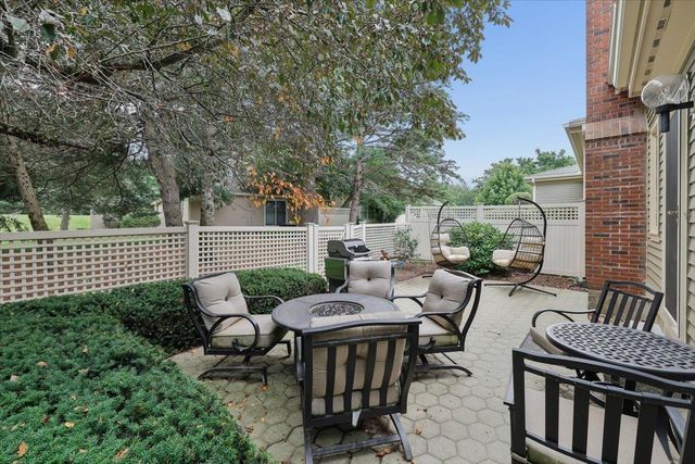 5 Pebble Beach Drive, Bedford, NH 03110