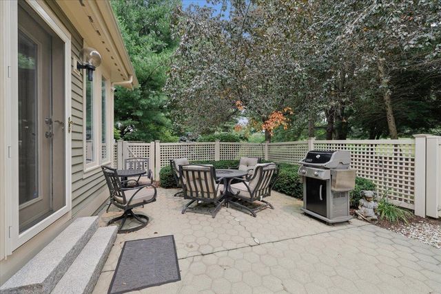 5 Pebble Beach Drive, Bedford, NH 03110