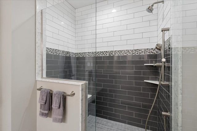 5 Pebble Beach Drive, Bedford, NH 03110