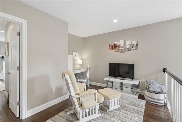 5 Pebble Beach Drive, Bedford, NH 03110