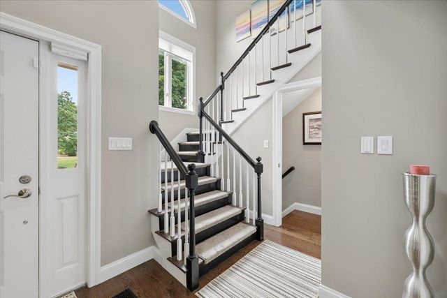 5 Pebble Beach Drive, Bedford, NH 03110