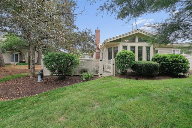 5 Pebble Beach Drive, Bedford, NH 03110