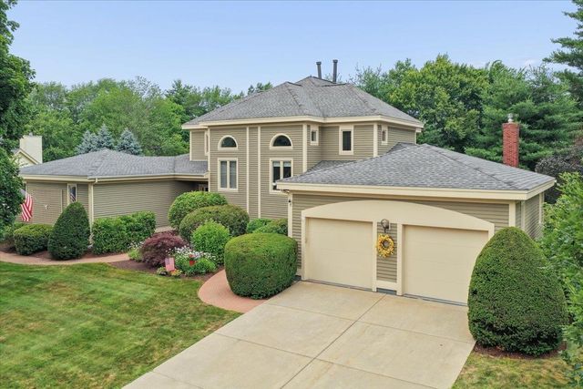 5 Pebble Beach Drive, Bedford, NH 03110