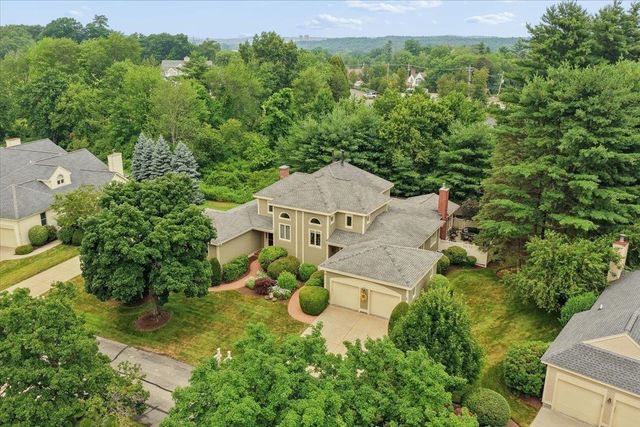 5 Pebble Beach Drive, Bedford, NH 03110