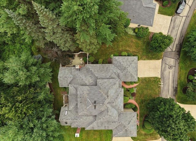 5 Pebble Beach Drive, Bedford, NH 03110