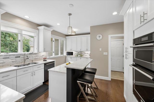 5 Pebble Beach Drive, Bedford, NH 03110