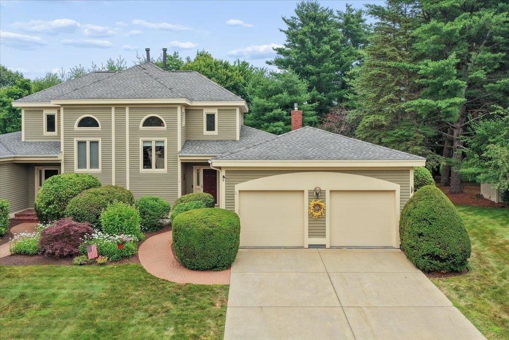 5 Pebble Beach Drive, Bedford, NH 03110
