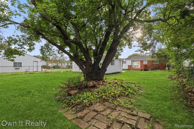 18266 Macarthur, Redford, MI 48240