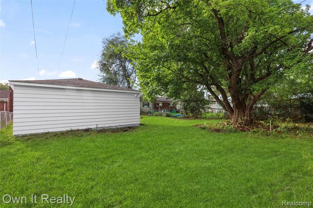 18266 Macarthur, Redford, MI 48240