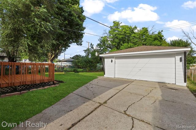 18266 Macarthur, Redford, MI 48240