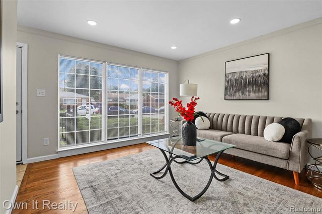 18266 Macarthur, Redford, MI 48240