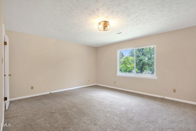 6920 Skyhawk Drive, Fayetteville, NC 28314