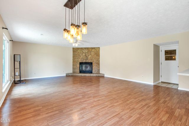 6920 Skyhawk Drive, Fayetteville, NC 28314