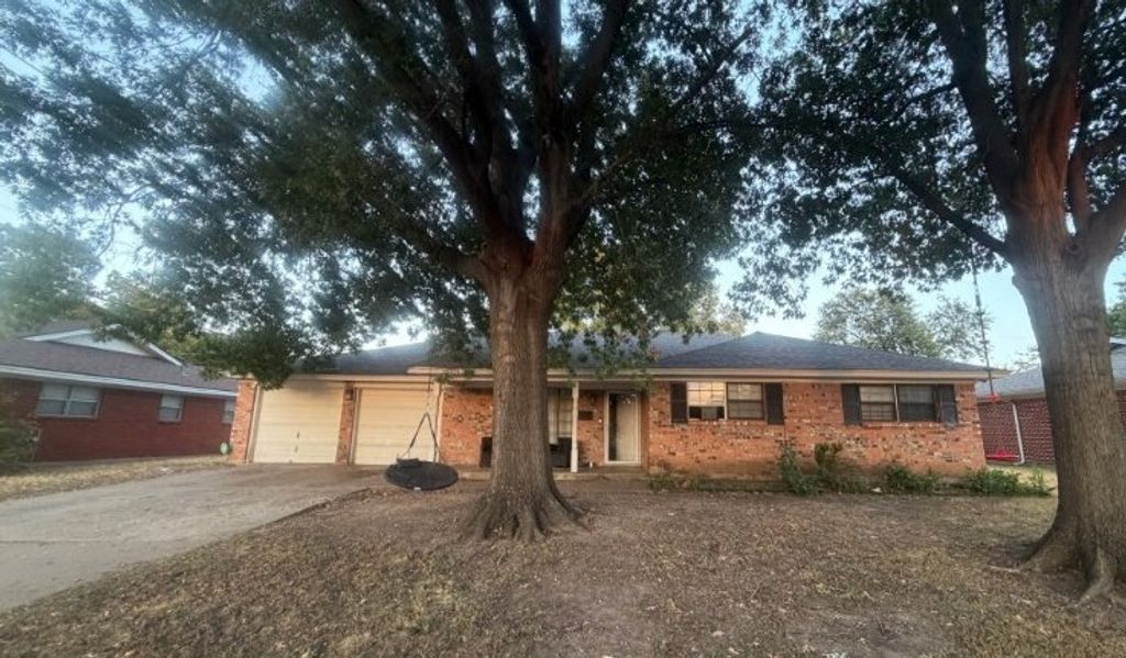 7813 Chantilly Lane, Fort Worth, TX 76134 — exterior