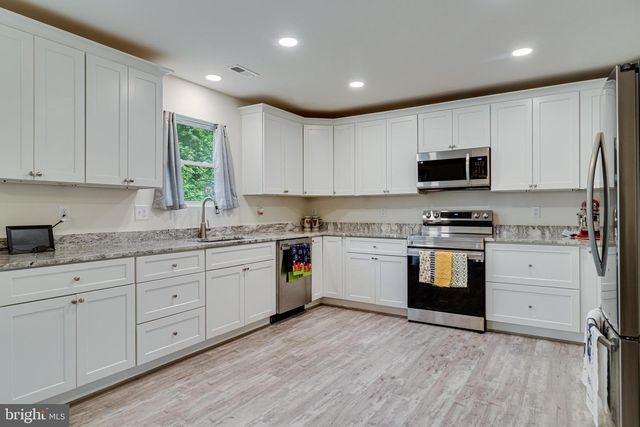 32 PLACID RD, Colonial Beach, VA 22443