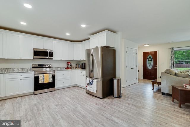32 PLACID RD, Colonial Beach, VA 22443